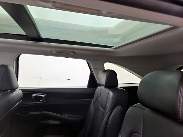 Photo of 2023 Blue Kia Sorento Hybrid