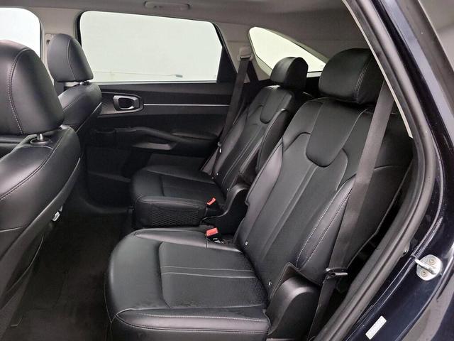 Photo of 2023 Blue Kia Sorento Hybrid
