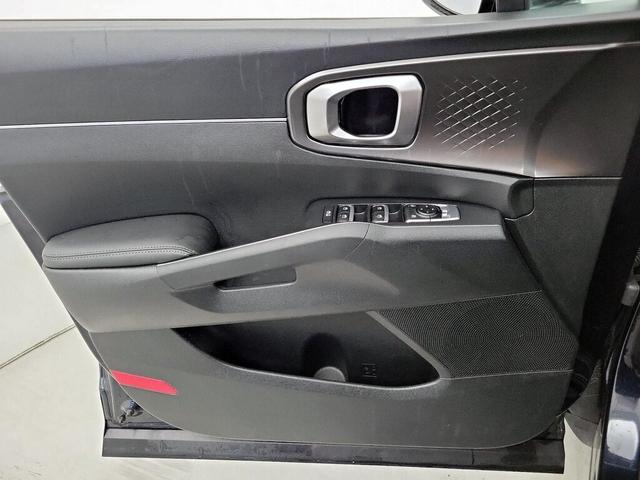 Photo of 2023 Blue Kia Sorento Hybrid