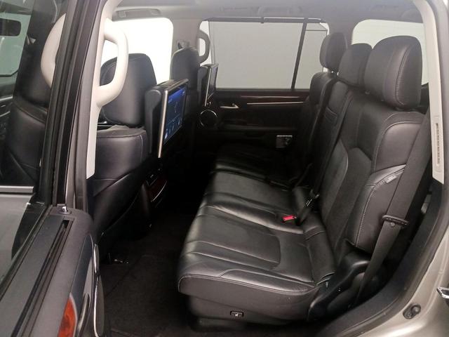 Photo of 2019 Gray Lexus LX 570