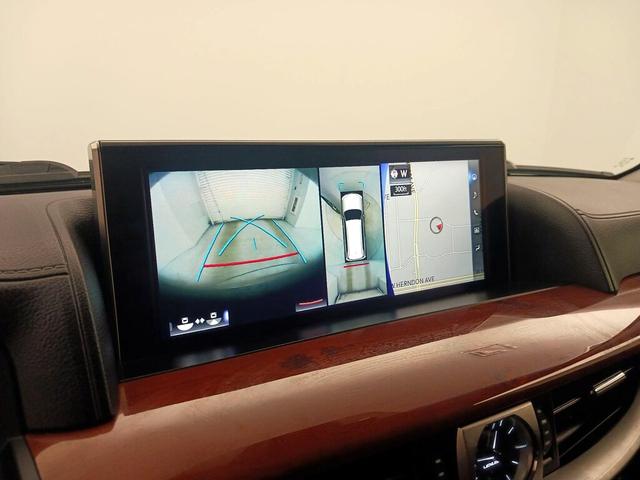 Photo of 2019 Gray Lexus LX 570