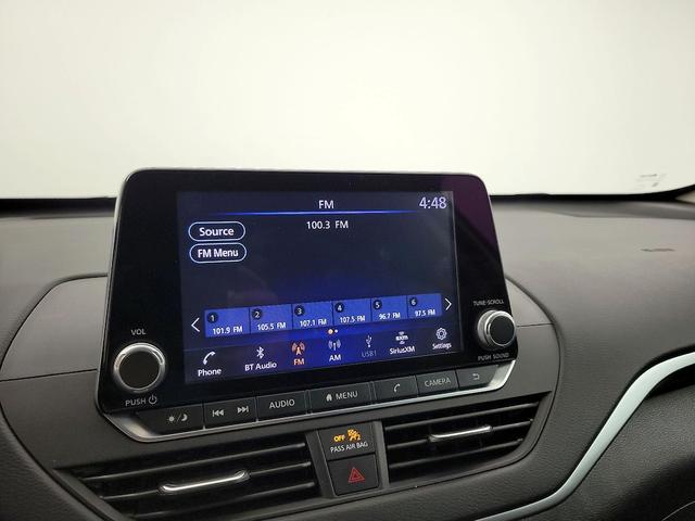 Photo of 2020 White Nissan Altima