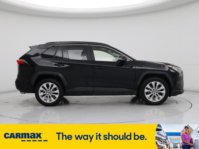 Photo of 2019 Black Toyota RAV4