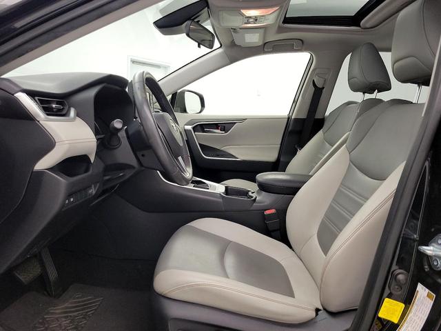 Photo of 2019 Black Toyota RAV4