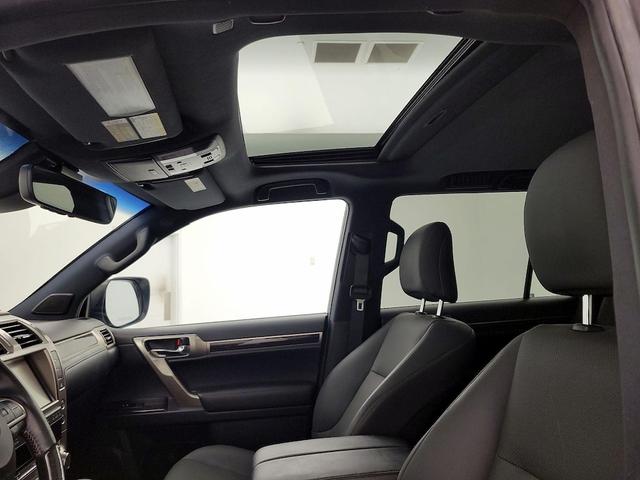 Photo of 2021 Silver Lexus GX 460