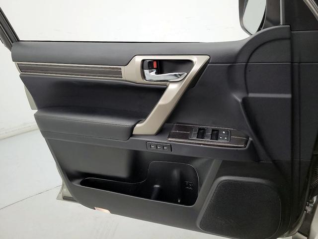 Photo of 2021 Silver Lexus GX 460