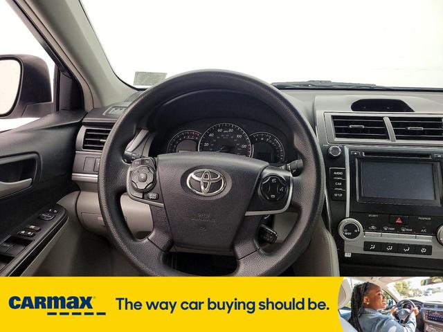 Photo of 2014 White Toyota Camry