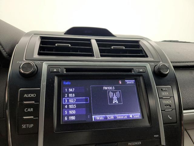Photo of 2014 White Toyota Camry