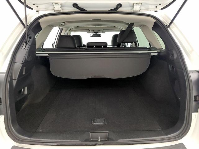 Photo of 2016 White Subaru Outback