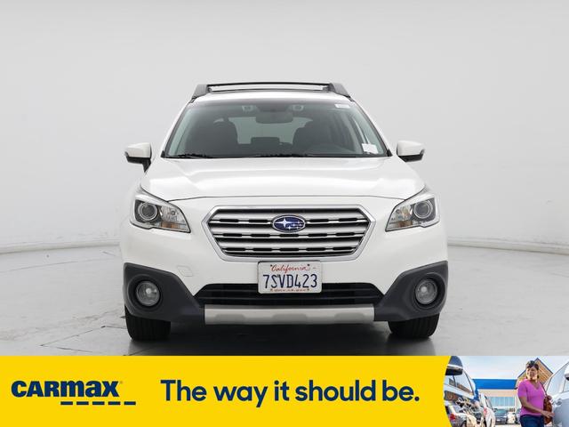 Photo of 2016 White Subaru Outback