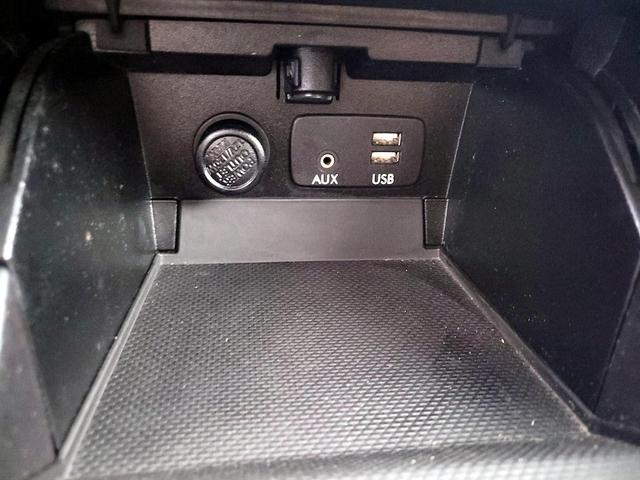 Photo of 2016 White Subaru Outback