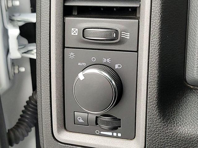 Photo of 2019 White RAM 1500