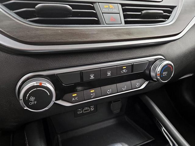 Photo of 2023 Silver Nissan Altima