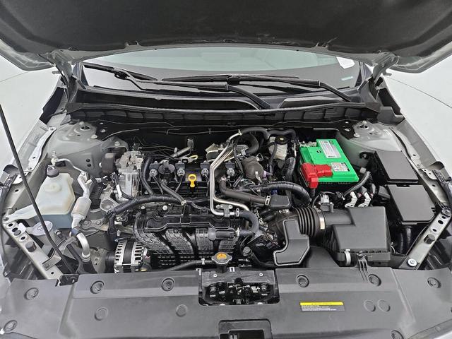 Photo of 2023 Silver Nissan Altima