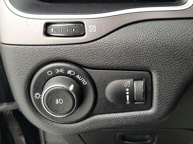 Photo of 2019 Black Jeep Cherokee