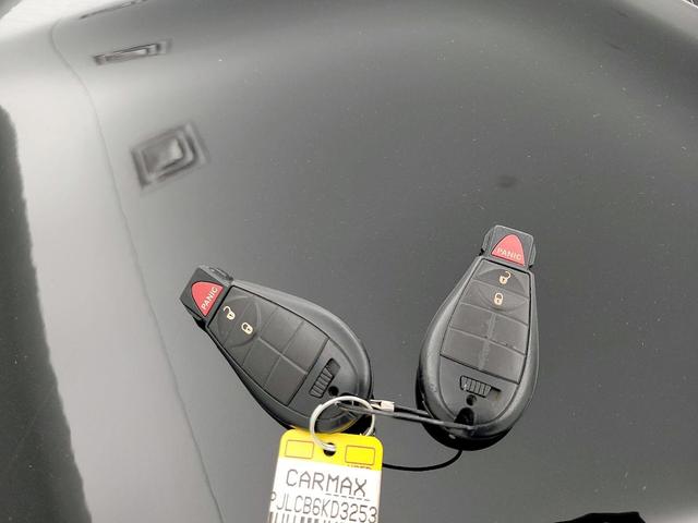 Photo of 2019 Black Jeep Cherokee