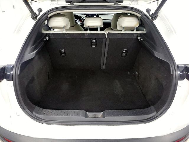 Photo of 2022 White Mazda CX-30