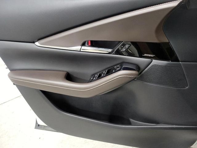 Photo of 2022 White Mazda CX-30