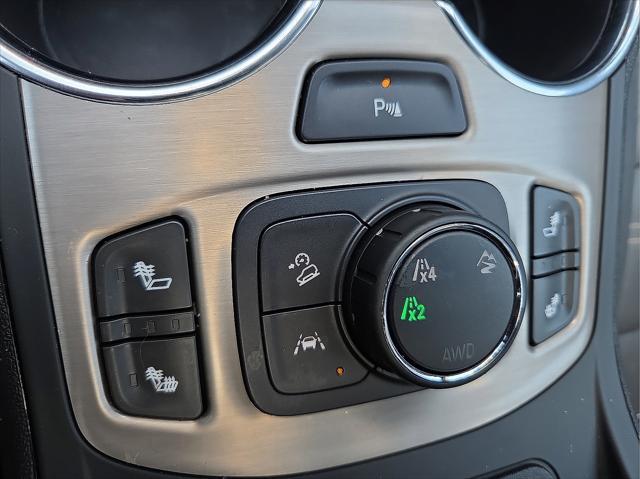 Photo of 2022 White Frost Tricoat GMC Terrain