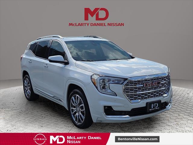 Photo of 2022 White Frost Tricoat GMC Terrain