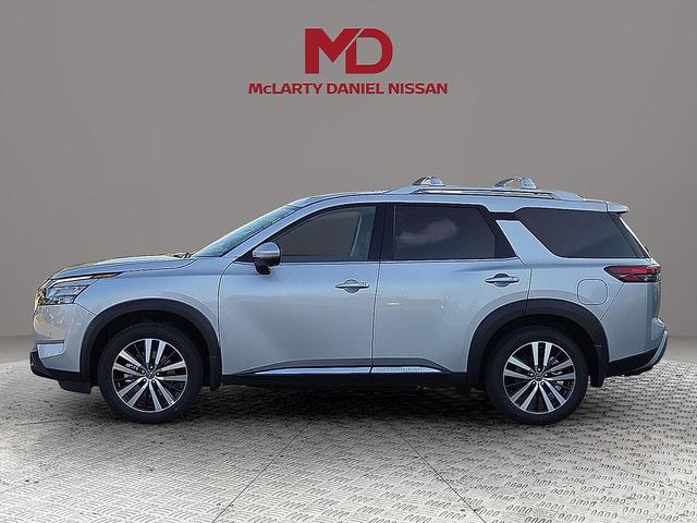 Photo of 2025 Brilliant Silver Metallic Nissan Pathfinder