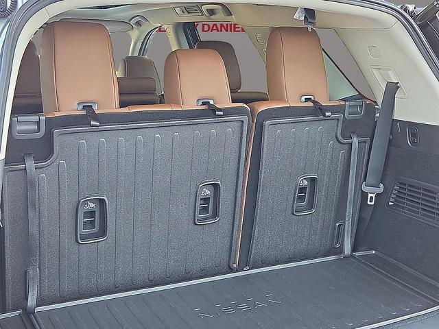 Photo of 2025 Brilliant Silver Metallic Nissan Pathfinder