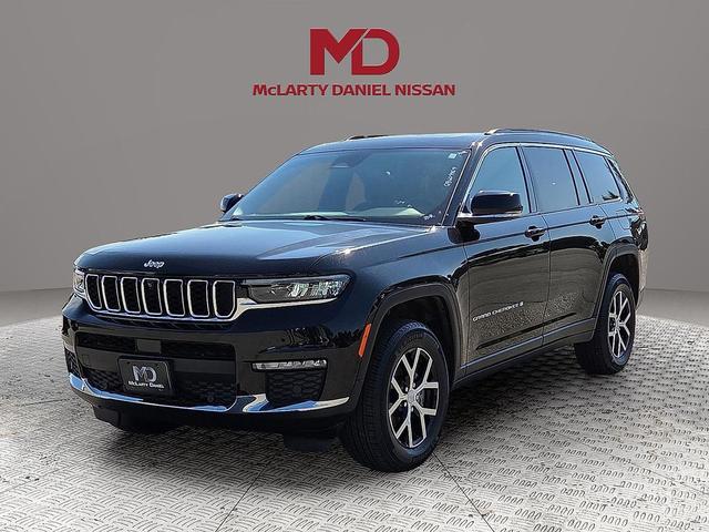 Photo of 2024 Diamond Black Crystal Pearlcoat Jeep Grand Cherokee L