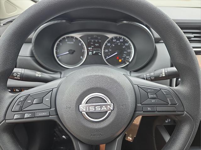 Photo of 2025 Gun Metallic Nissan Versa