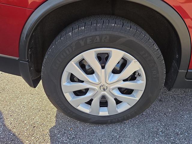 Photo of 2016 Cayenne Red Nissan Rogue