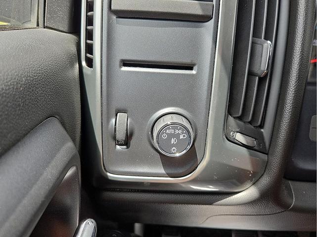 Photo of 2018 Graphite Metallic Chevrolet Silverado 1500