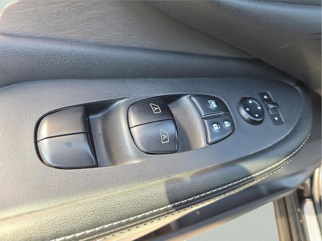 Photo of 2020 Super Black Metallic Nissan Murano