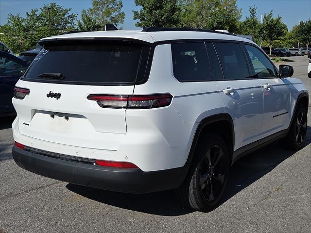Photo of 2023 Bright White Clearcoat Jeep Grand Cherokee L