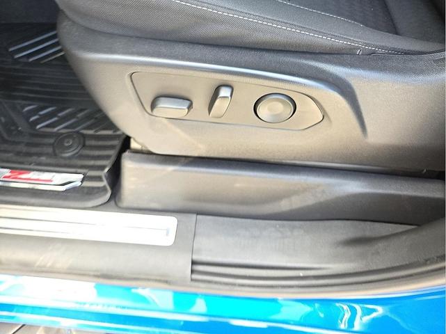 Photo of 2022 Glacier Blue Metallic Chevrolet Silverado 1500