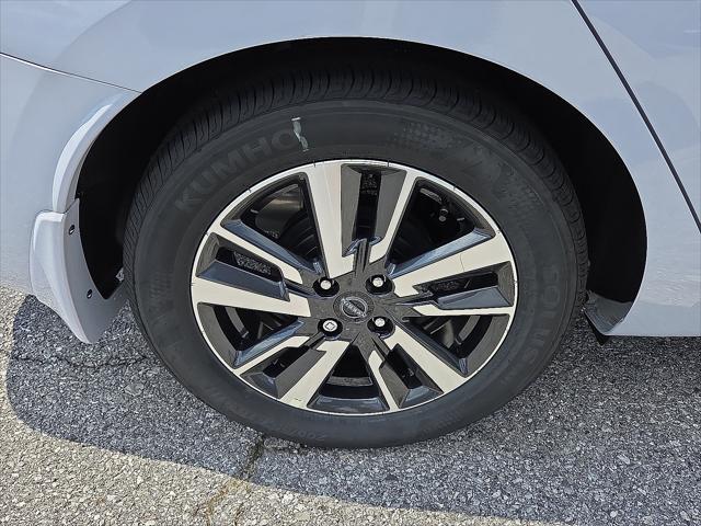 Photo of 2025 Gray Sky Pearl Nissan Versa
