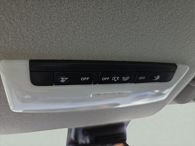 Photo of 2025 Gray Sky Pearl Nissan Versa