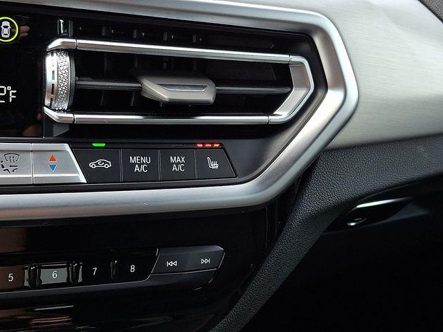Photo of 2025 Black Sapphire Metallic BMW X4