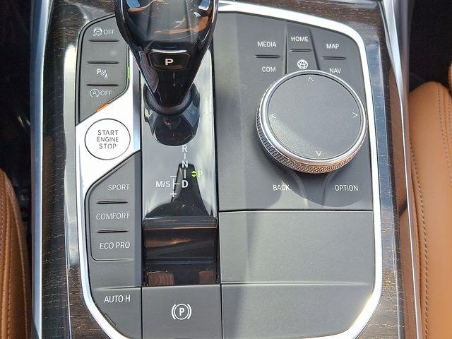 Photo of 2020 Jet Black BMW 330