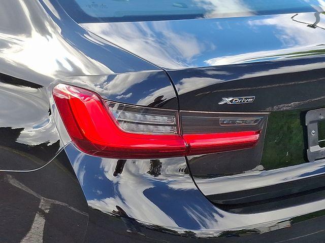 Photo of 2020 Jet Black BMW 330
