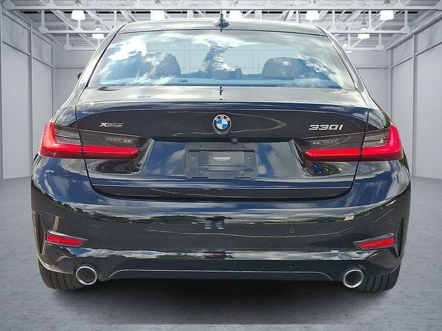 Photo of 2020 Jet Black BMW 330