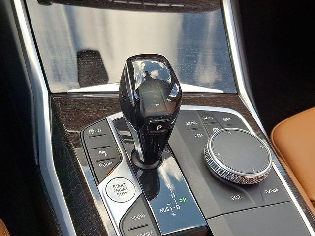 Photo of 2020 Jet Black BMW 330