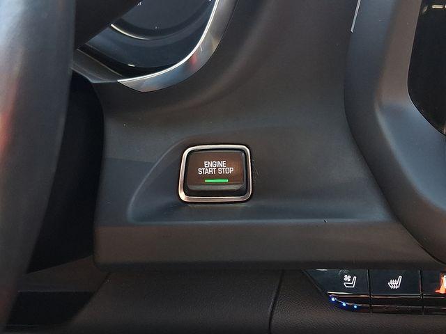 Photo of 2021 Summit White Chevrolet Camaro