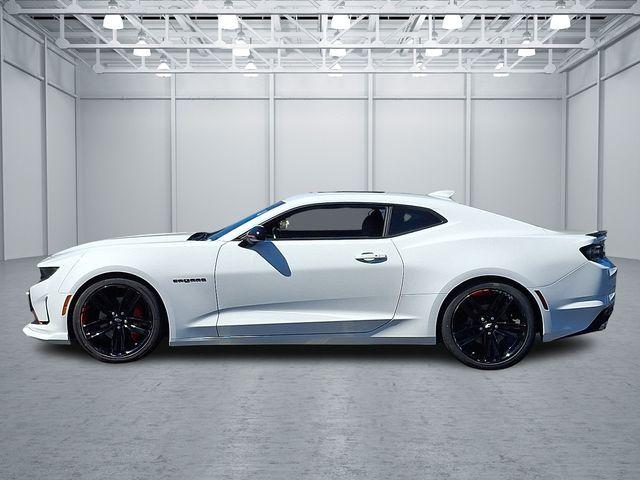 Photo of 2021 Summit White Chevrolet Camaro