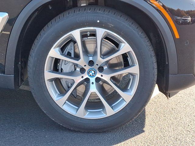 Photo of 2025 Black Sapphire Metallic BMW X5