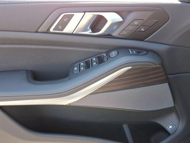 Photo of 2025 Black Sapphire Metallic BMW X5