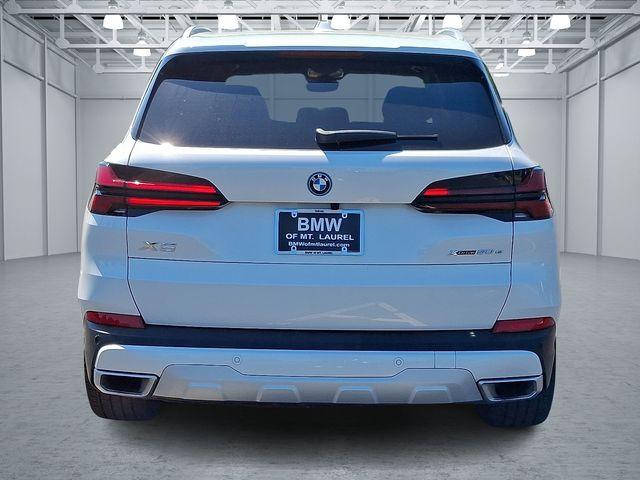 Photo of 2025 White Metallic BMW X5