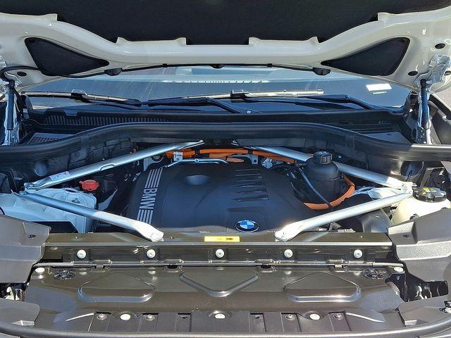 Photo of 2025 White Metallic BMW X5