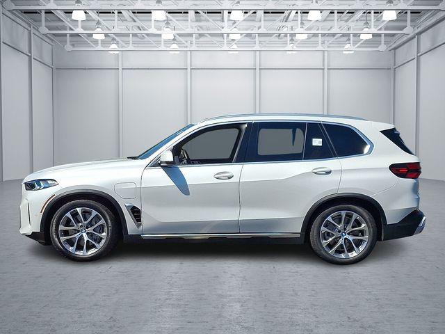 Photo of 2025 White Metallic BMW X5