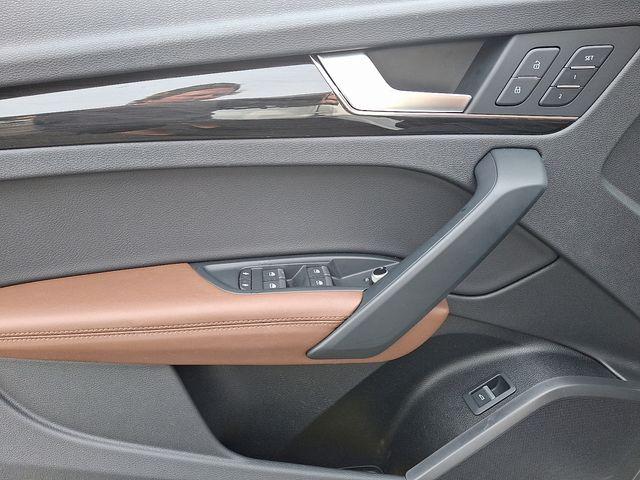 Photo of 2019 Ibis White Audi Q5