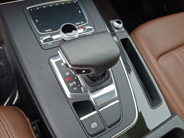 Photo of 2019 Ibis White Audi Q5