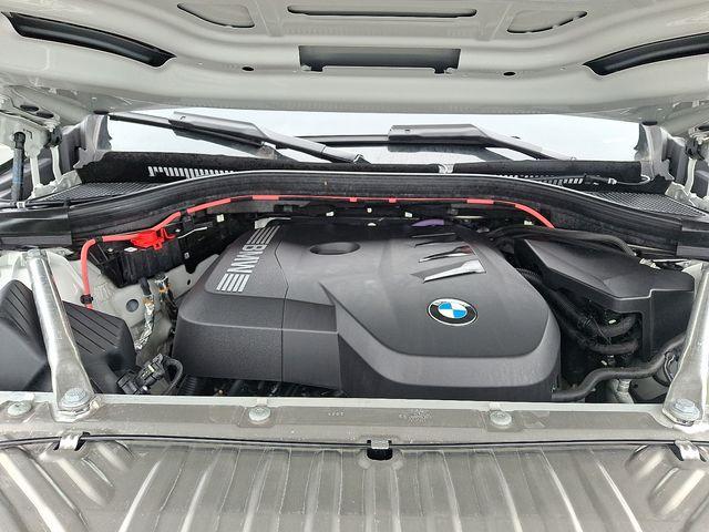 Photo of 2025 Mineral White Metallic BMW X3
